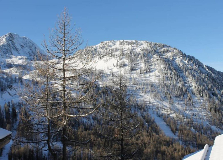 View from property 4, Chalet in Isola With Scenic Views, Alpes-Maritimes
