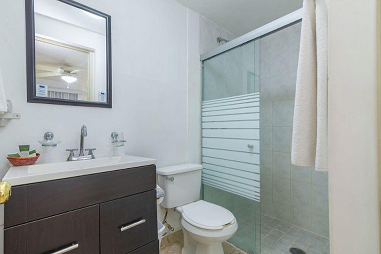 Bathroom 3, European Life Style Executive Suites, Zapopan