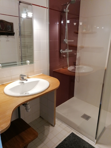 Bathroom 5, Peaceful Countryside Home, Manche