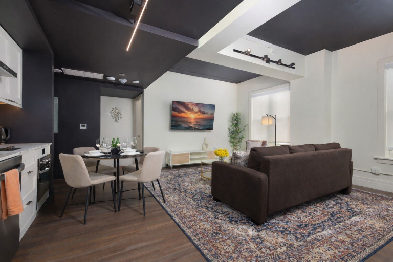 Living area 2, Travis by Stylish Stays, Bexar