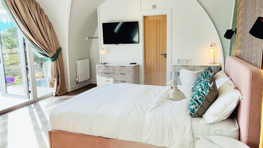 Room 2, Mingarry Park, Highland