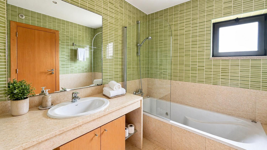 Bathroom 2, Villa Lidia Oura Beach with private Swimmingpool, Albufeira