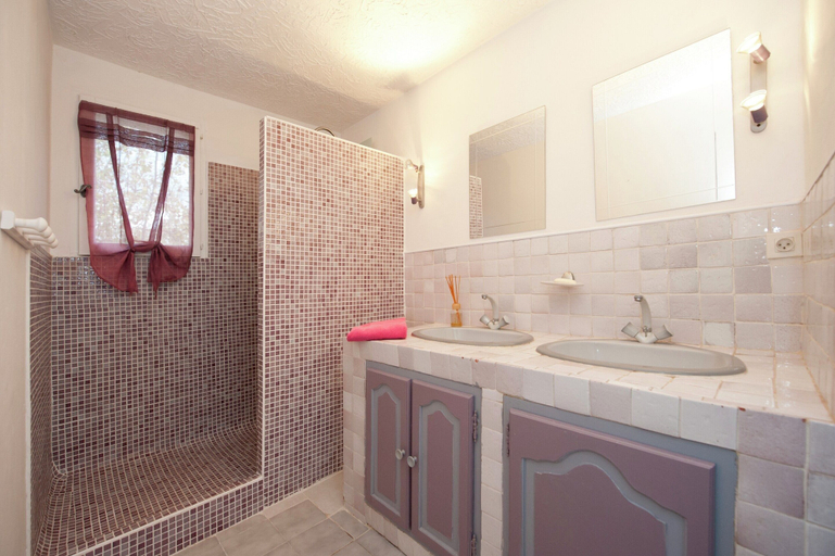 Bathroom 3, Villa in Bagnols with Pool Near Nature Parks, Var
