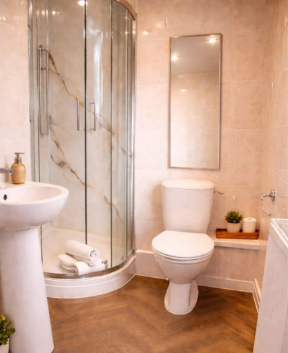 Bathroom 2, Falstaff Cottage, Warwickshire
