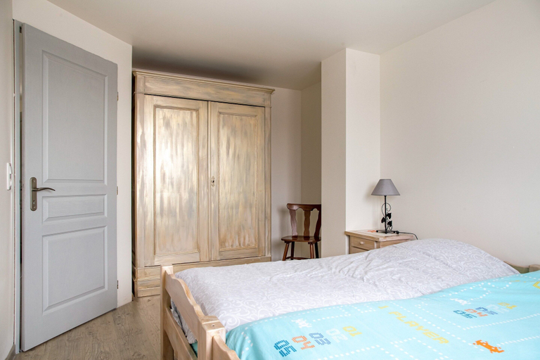 Room 3, Renovated Village House With Enclosed Garden, Moselle