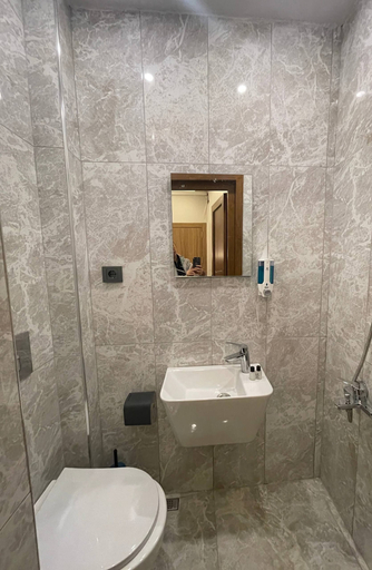 Bathroom 5, Otel Bergama, Fatih