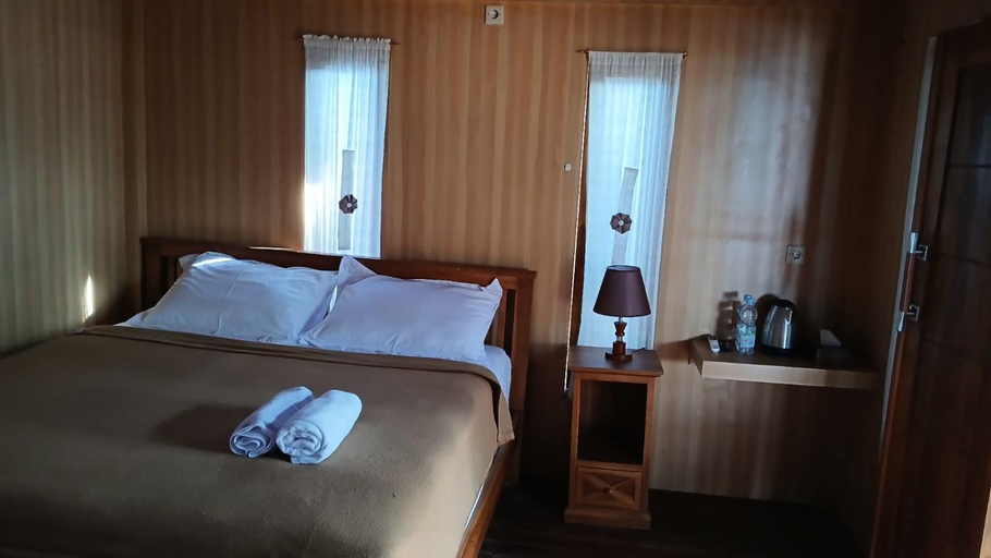 Bedroom 2, Han's Villa, Sumbawa
