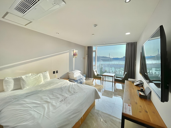Bedroom 2, Yeosu Hotel The L, Yeosu