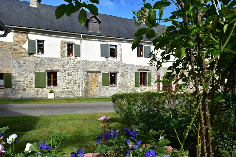 Exterior 3, Saint-sauveur Hideaway, Manche