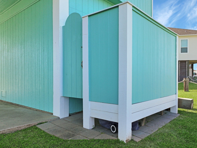 Property grounds 5, Beachy Keen 3 Bedroom Home, Galveston
