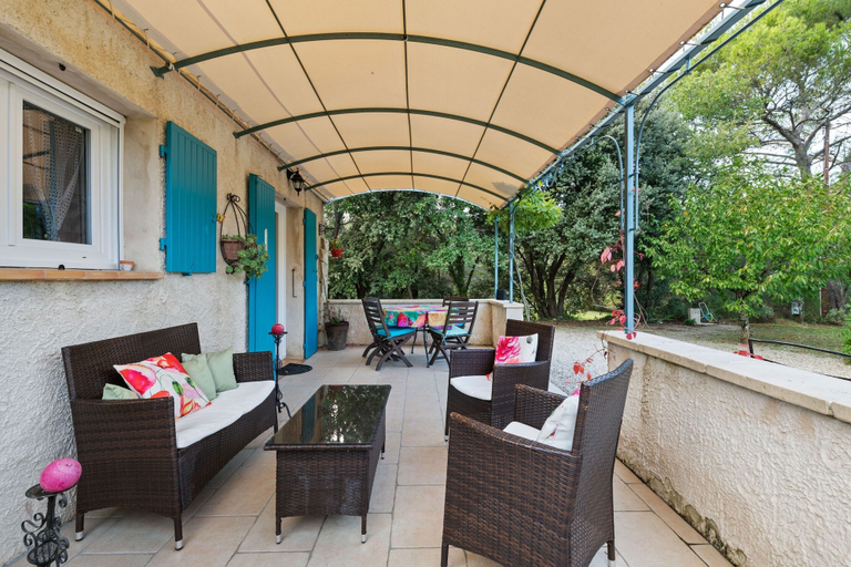Balcony 3, Modern Holiday Home With Private Pool, Bouches-du-Rhône