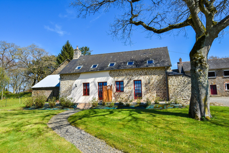 Exterior & Views 1, Cozy Garden Villa in Bonnemain, Ille-et-Vilaine