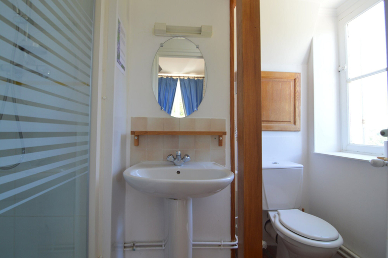 Bathroom 5, Castle in Asnieres with Tennis  Forest Views, Eure