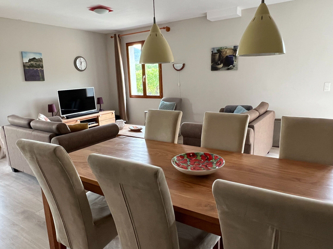 Dining 2, Villa Near Carcassonne With Heated Pool, Hérault