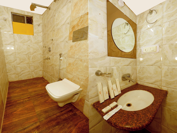 Bathroom 3, N S International, Kolkata