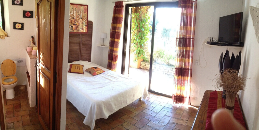 Room 4, Mansion in Frejus With Private Pool, Var