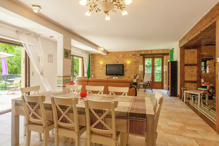 Dining 5, Large Farmhouse With Private Garden, Dordogne