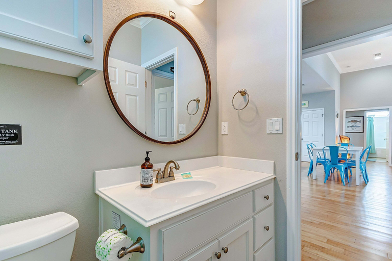 Bathroom 5, A Tequila Sunrise 4 Bedroom Home, Galveston