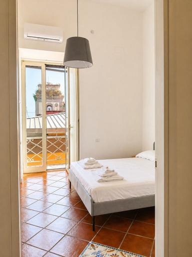 Bedroom 4, Chocolate's Home, Napoli