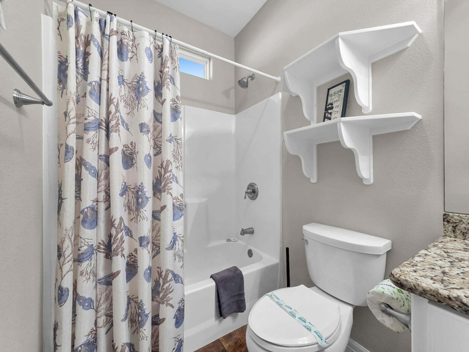 Bathroom 4, Crystal Moon 2 Bedroom Home, Galveston