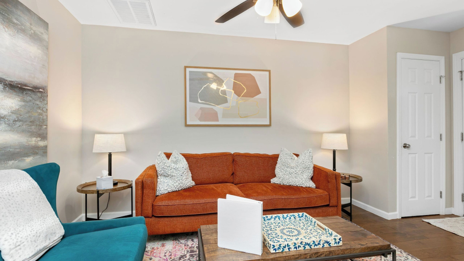 Interior 2, Red Bud Sycamore by Avantstay Custom Group Retreat w/ Patio, Buncombe
