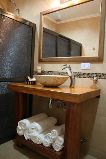 Bathroom 5, Posada Del Jacarandá, Iguazú