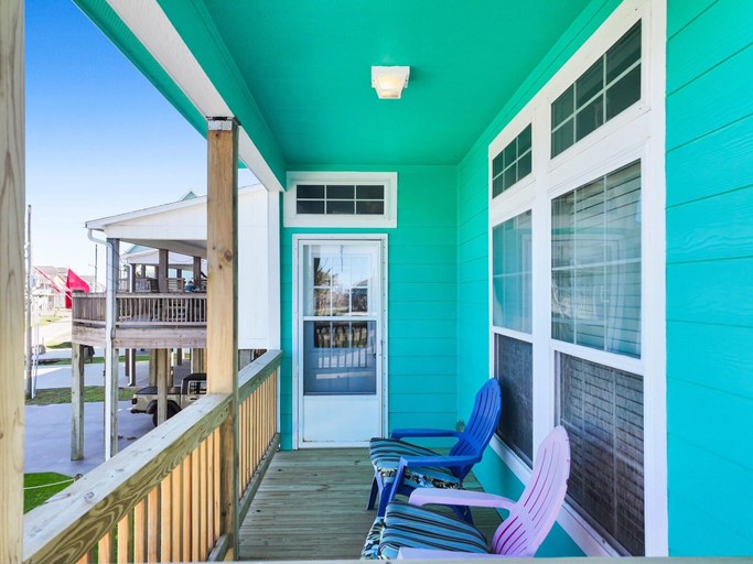 Terrace/patio 5, It's A Shellabration 3 Bedroom Home, Galveston