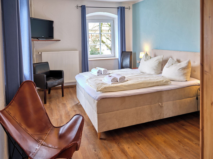 Bedroom 5, Hotel AquaQuell Bad Pilzweg, Passau