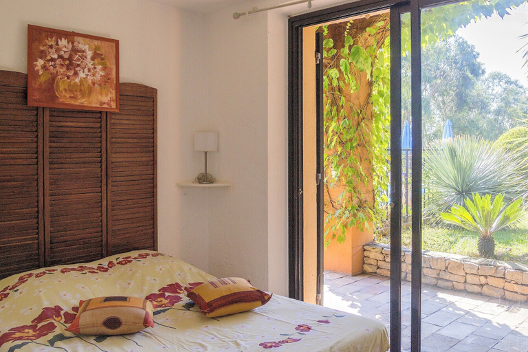 Room 2, Mansion in Frejus With Private Pool, Var