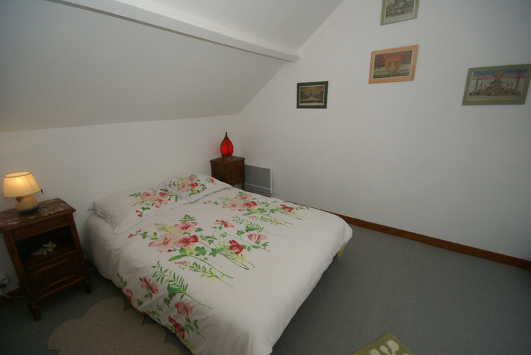Room 2, Ravenoville Family Stay Near Beach, Manche