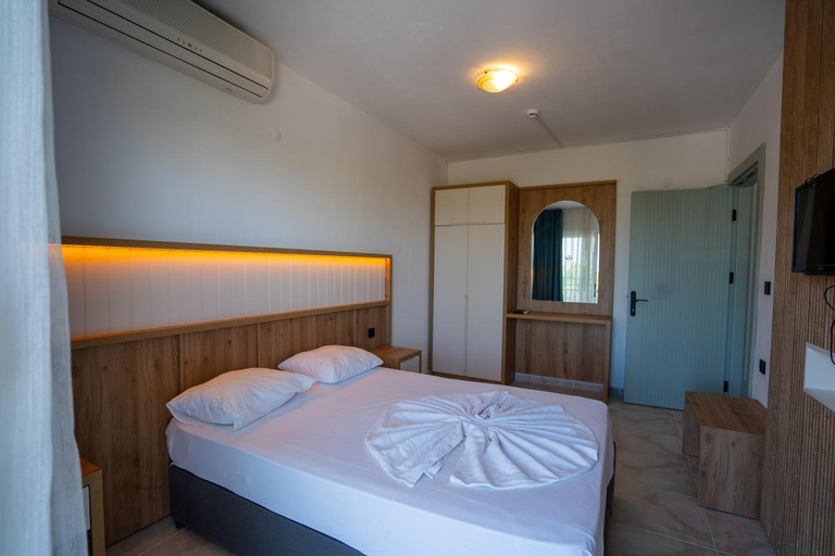 Bedroom 3, Tunan Motel, Ayvalık