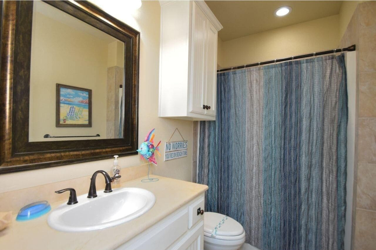 Bathroom 4, Sum Beach 4 Bedroom Home, Galveston