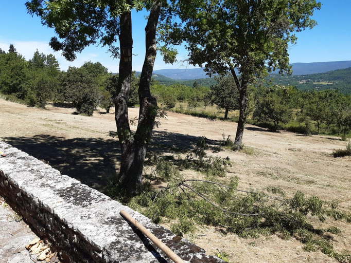 View from property 4, Villa in Saignon With Pool and Scenic Views, Vaucluse