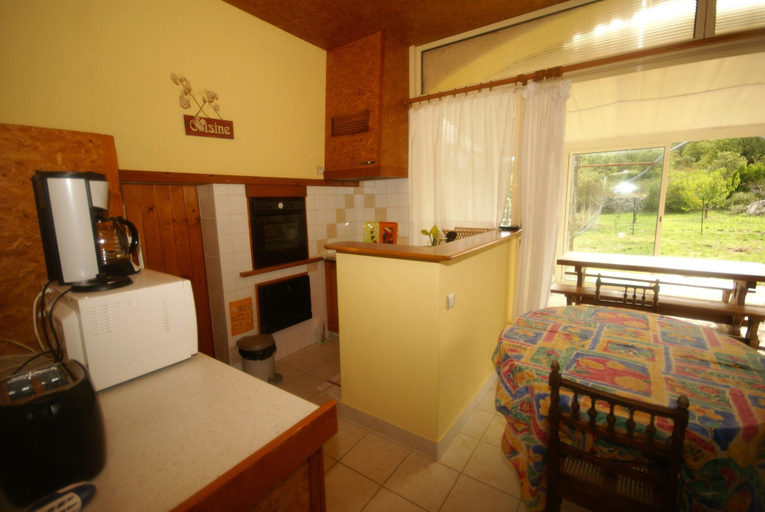 Private kitchen 3, Garrigue Hideaway in Lanas, Ardèche