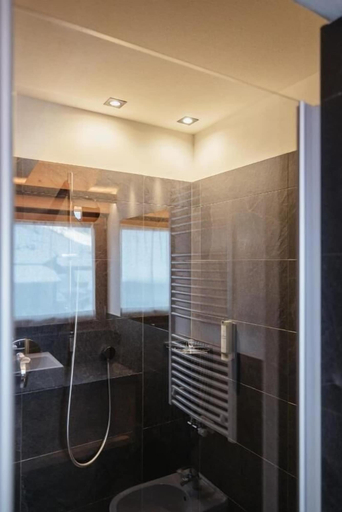 Bathroom 5, Berghotel Sanvi, Bolzano