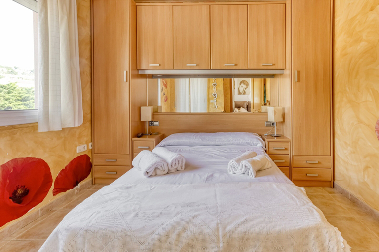Room 3, Villa Near Beach & Wineries, Tarragona