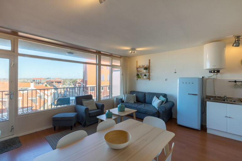 Others 5, Romantic Coastal Retreat With Scenic Balcony, Veere