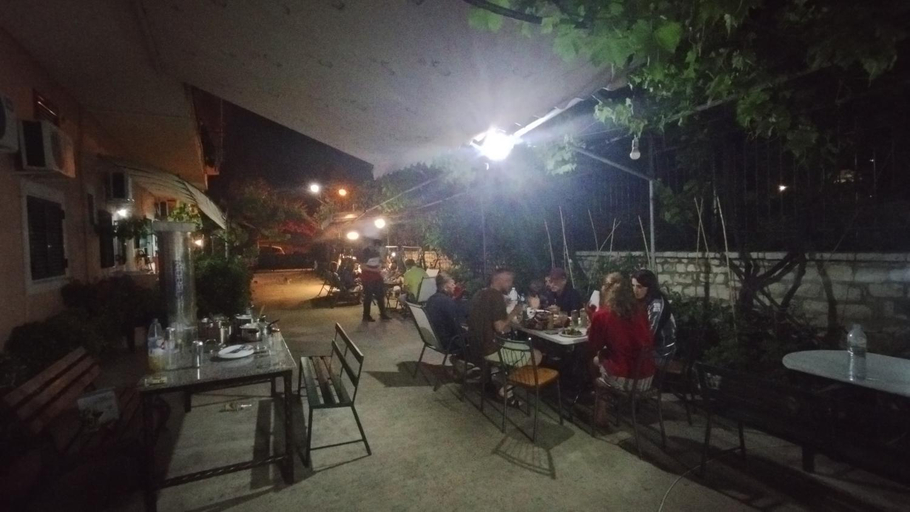 Food & Drinks 2, Oasis Hostel, Vlorës