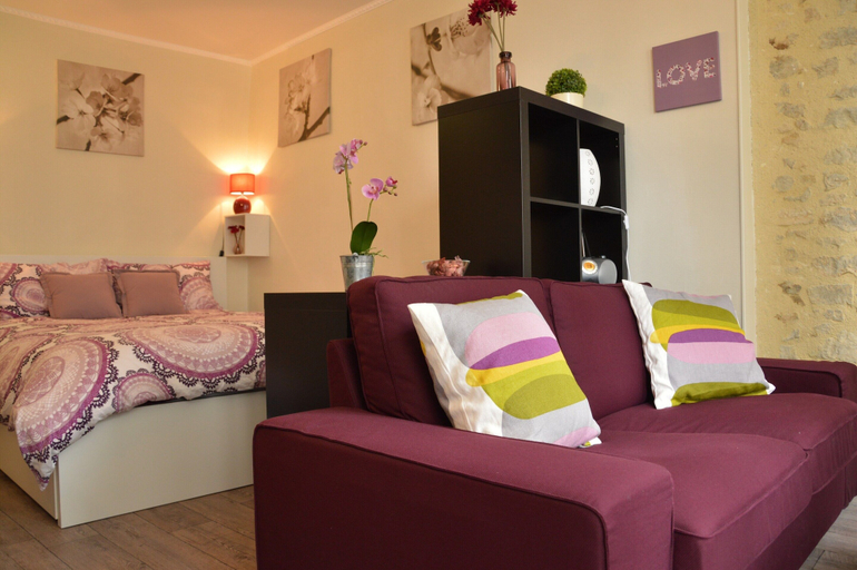 Room 4, Modern Bayeux Hideaway, Calvados