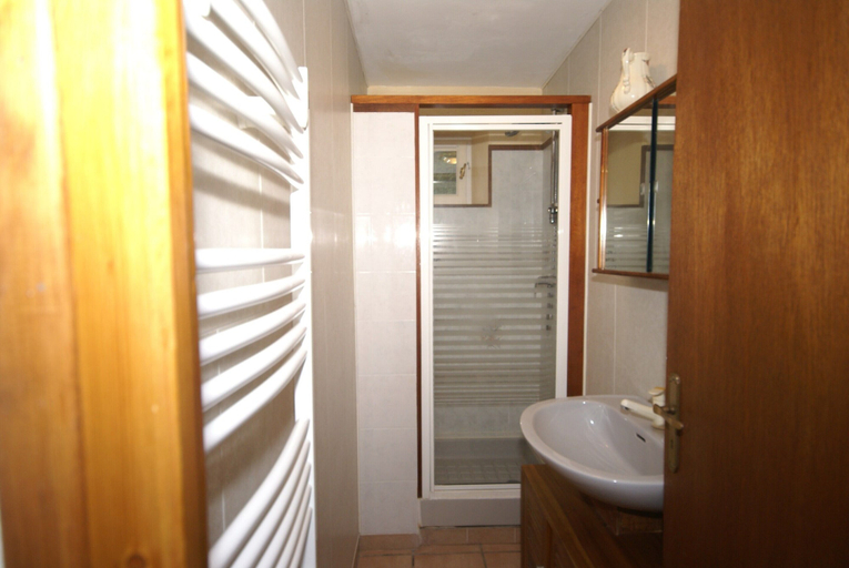 Bathroom 2, Cozy Family Home in Saint-pons, Ardèche