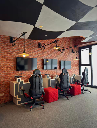 5, Luxe Studio, Makati City