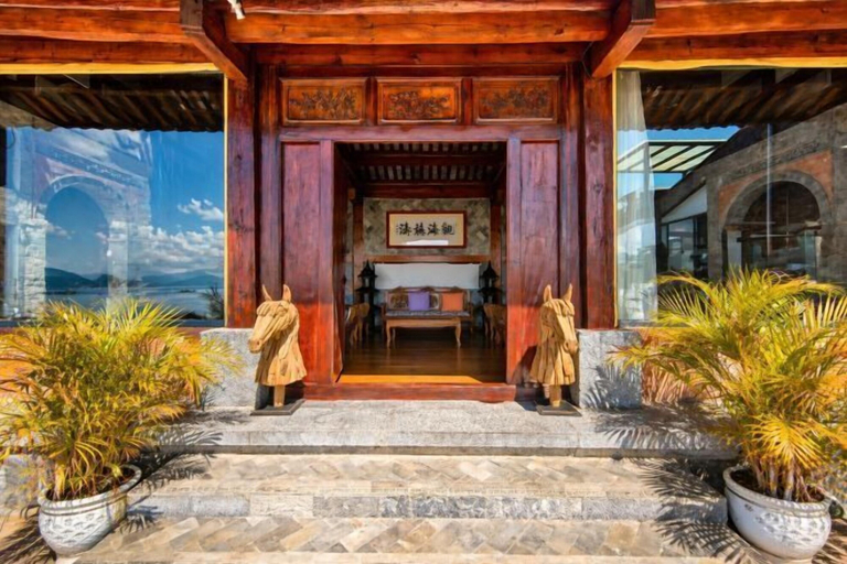 Exterior & Views