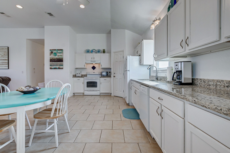 Private kitchen 3, Molly's Place 3 Bedroom Home, Galveston