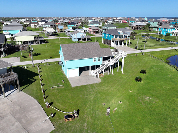 Exterior 3, Beachy Keen 3 Bedroom Home, Galveston