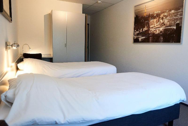 Bedroom 2, Hotel Restaurant de Jonge Heertjes, Aalsmeer