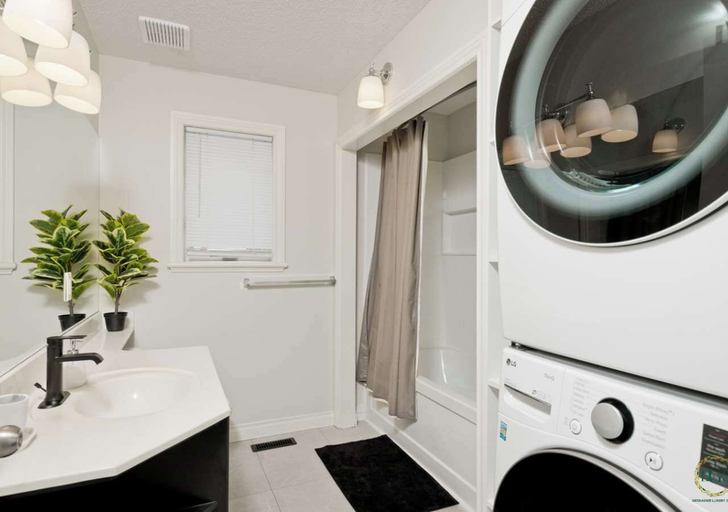 Bathroom 5, Arbour Crest by Grenadier Luxury suites, Division No. 6