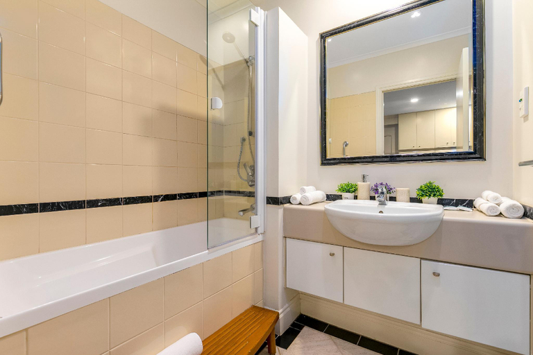 Bathroom 4, Apartment on Queen Street, Waitakere