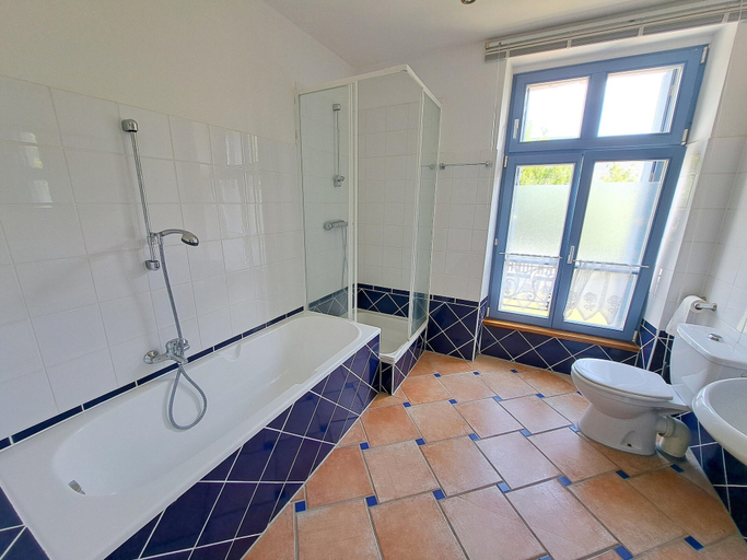Bathroom 4, Sea View Apartment in Le Pouldu, Finistère