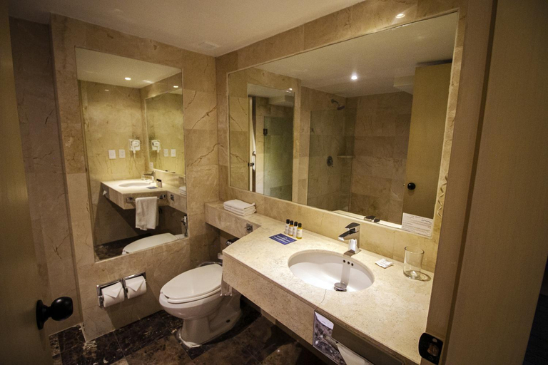 Bathroom 4, Hotel Stella Maris, Mexico City