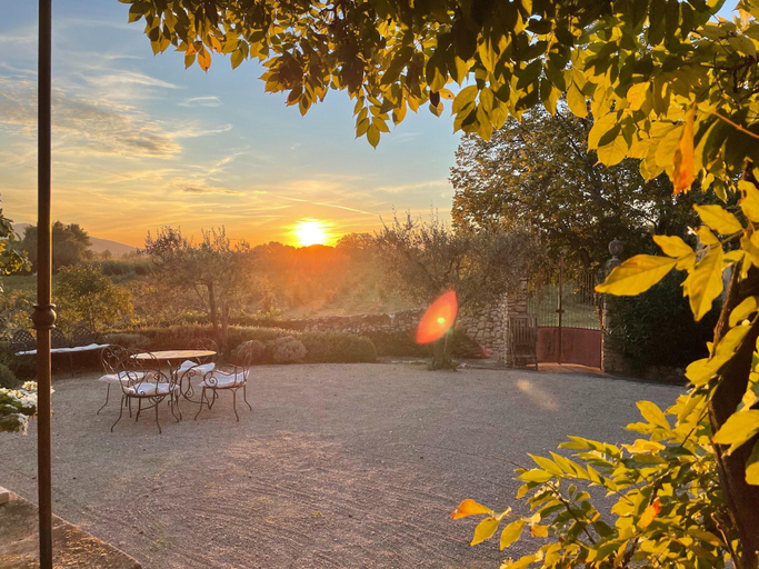 Garden 5, Mansion in Vaison-la-romaine With Private Pool, Vaucluse